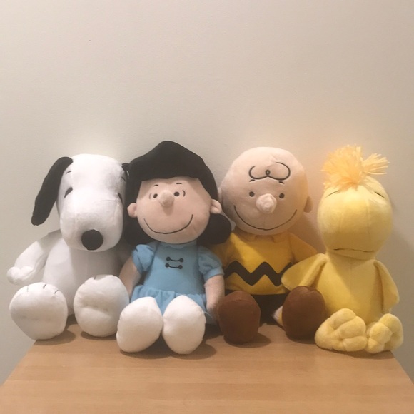 Kohl's Other - NWOT Charlie Brown Plush Toys